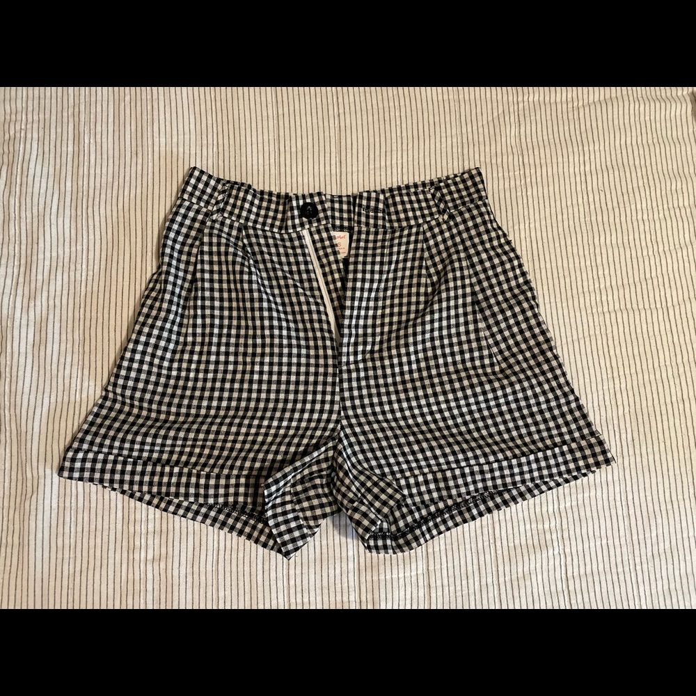 High-waisted checker shorts